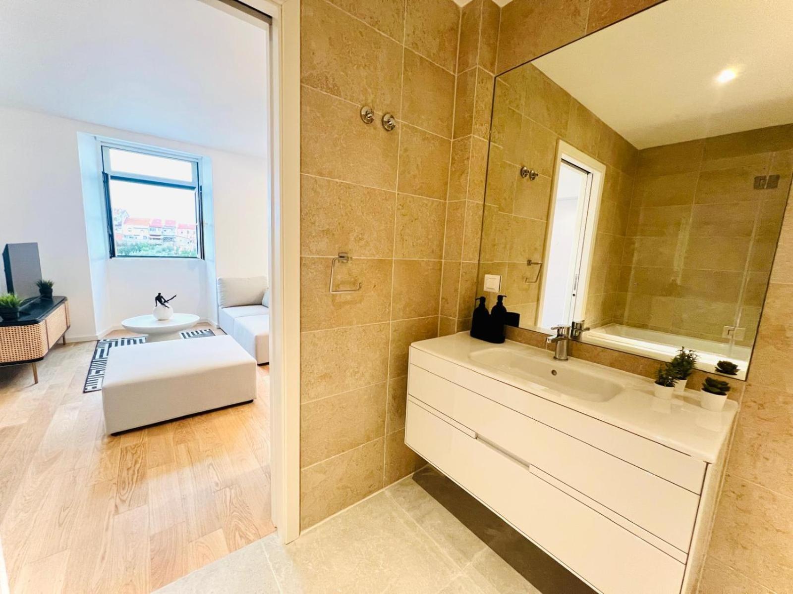 Lisbon Pink House II Beautiful 2 Bedroom Flat In City Center Esterno foto